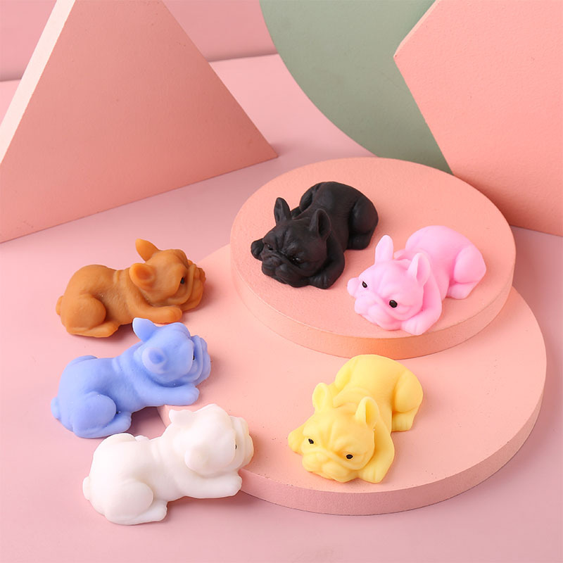 Squishy Dogs Anime Fidget Toys - Interactive Squeaky Plush Dog Toy recension och pris